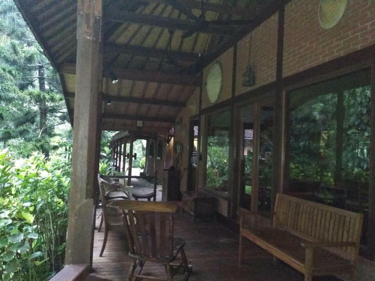 The Country House Senggigi Exterior foto