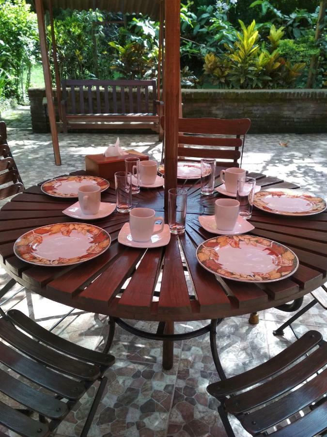 The Country House Senggigi Exterior foto